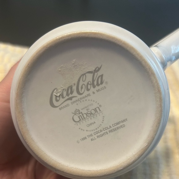 Vintage Coca-Cola coffee Mugs (set of two) - Picture 4 of 9